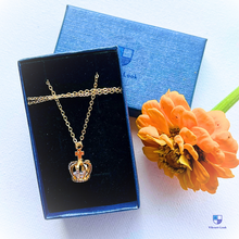 Load image into Gallery viewer, Regal Crown