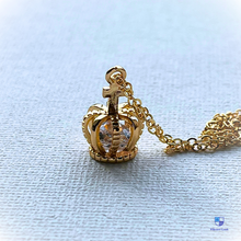 Load image into Gallery viewer, Regal Crown