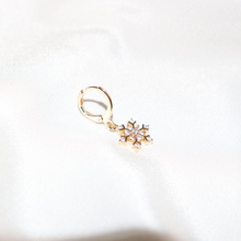 Загрузить изображение в средство просмотра галереи, Серьги-снежинки