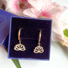 Load image into Gallery viewer, Lotus earrings
