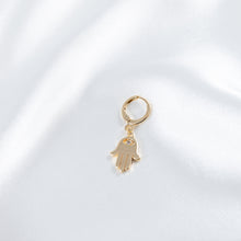 Load image into Gallery viewer, Hamsa Hand earrings
