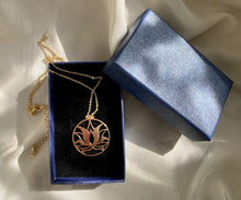 Load image into Gallery viewer, Lotus necklace
