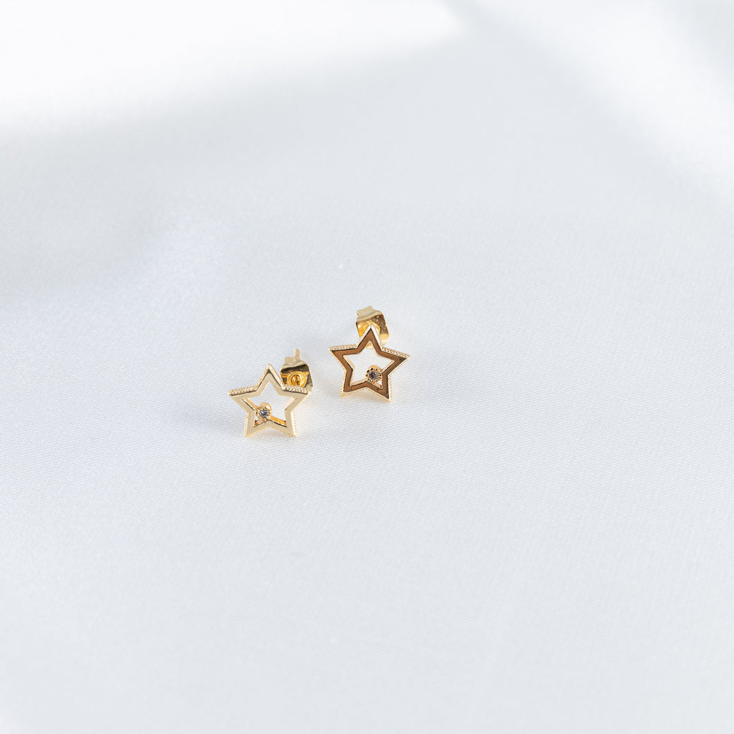 Star stud earrings